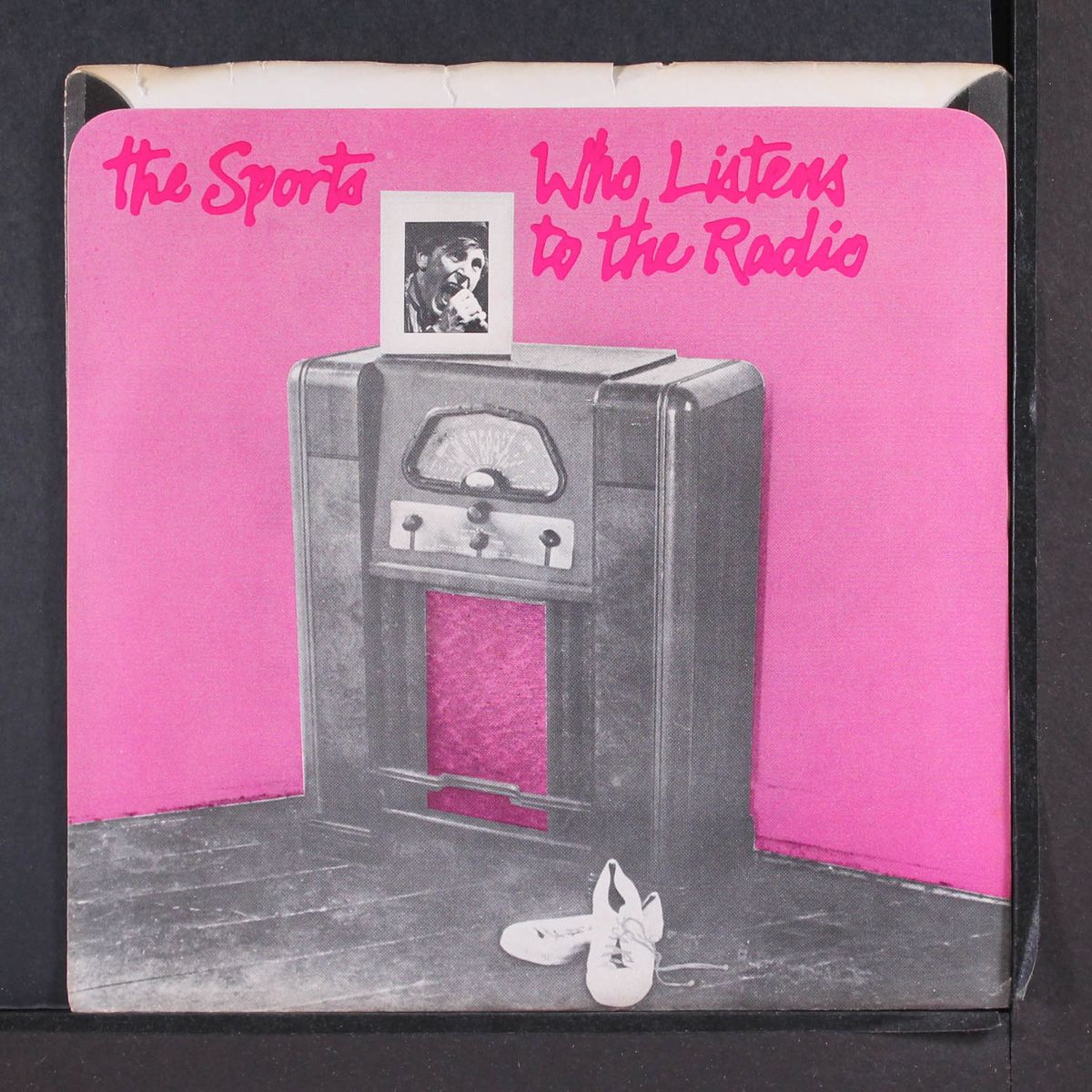 who listens to the radio / hit single by SPORTS