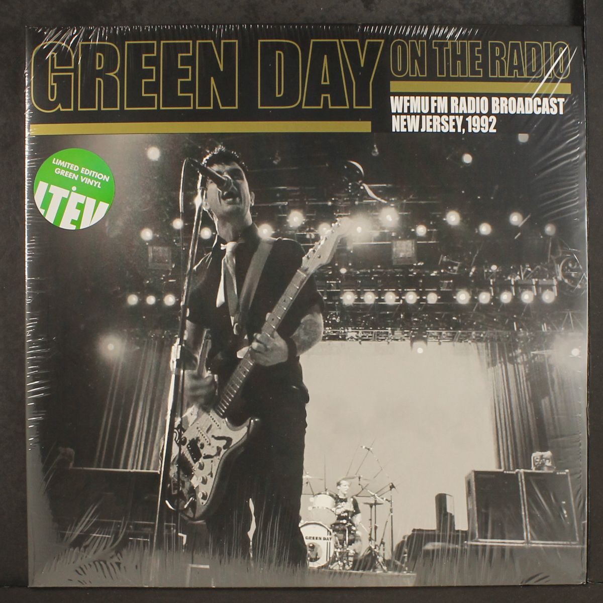 on the radio: wfmu radio broadcast new jersey, 1992 by GREEN DAY
