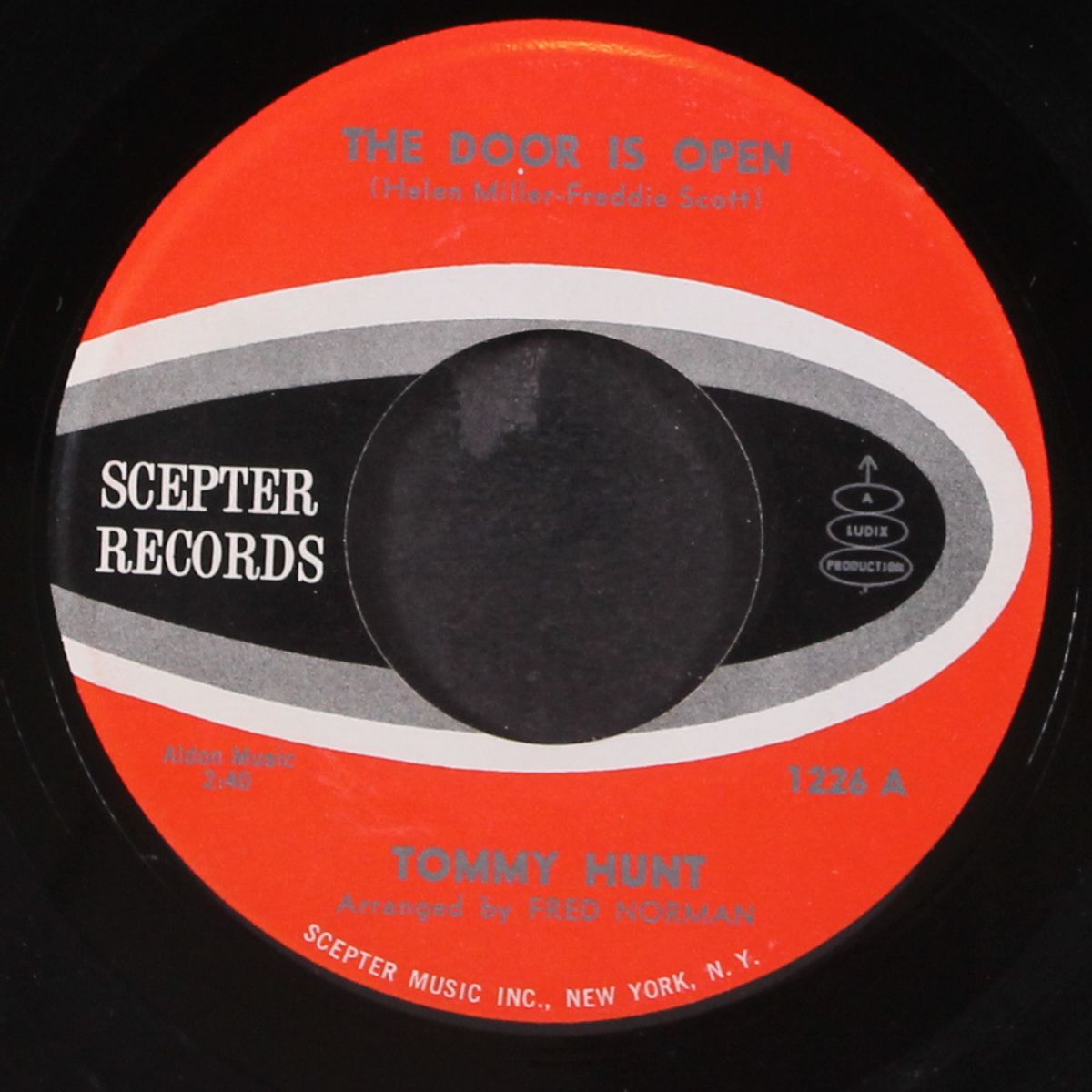 the door is open / i'm wondering by TOMMY HUNT