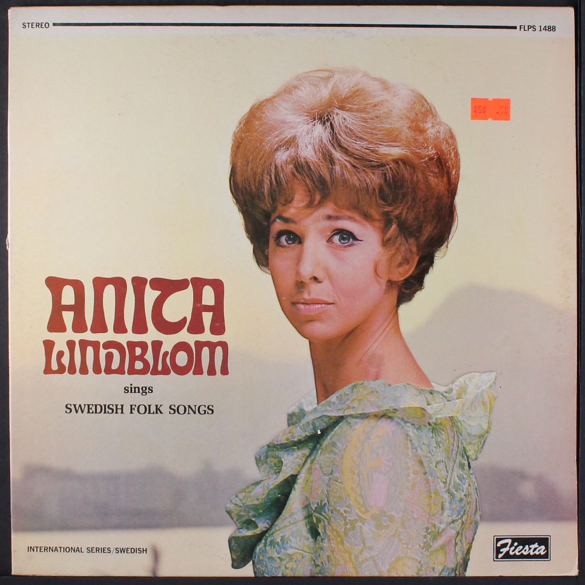sings swedish folk songs by ANITA LINDBLOM