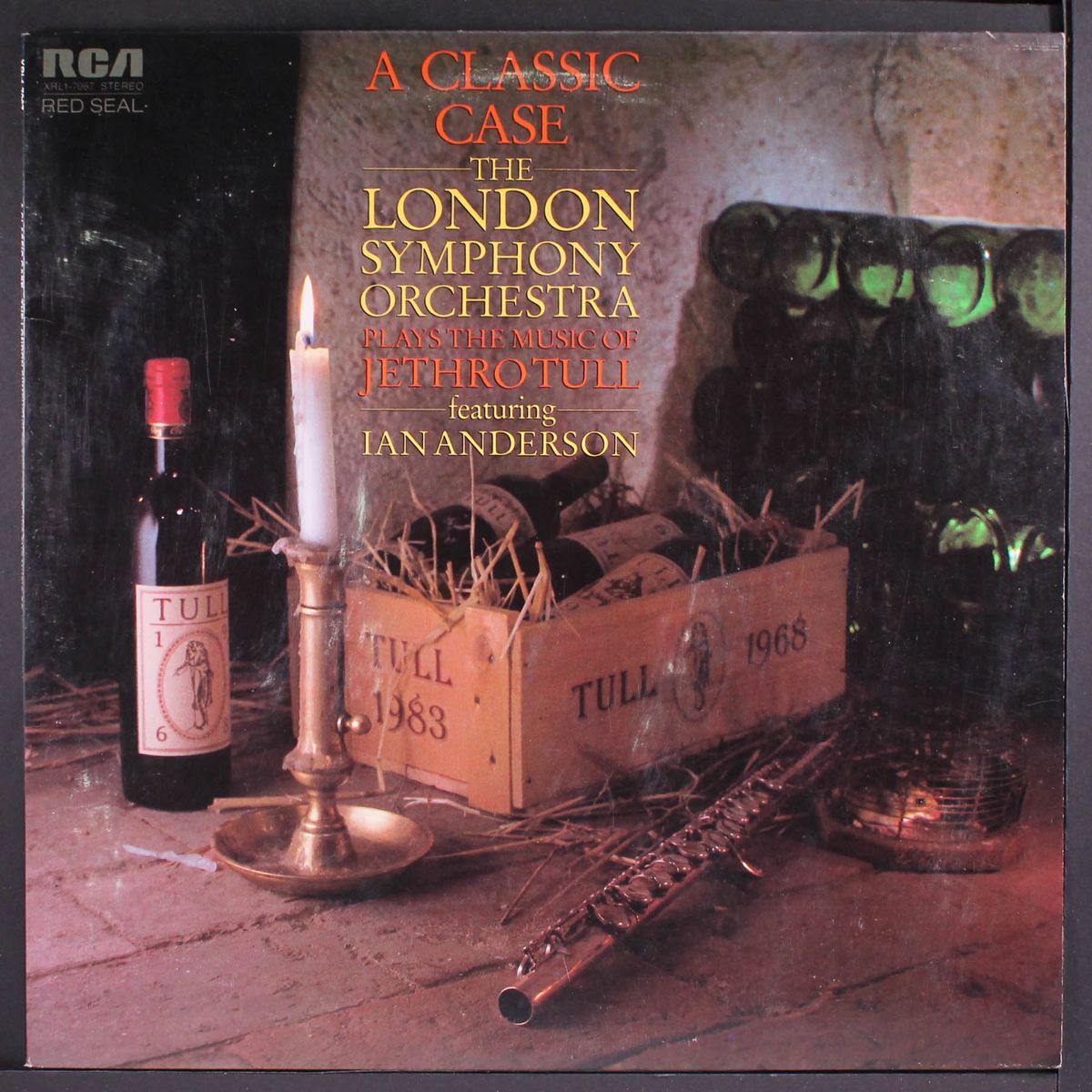 a classic case: plays the music of jethro tull by LONDON SYMPHONY ORCHESTRA