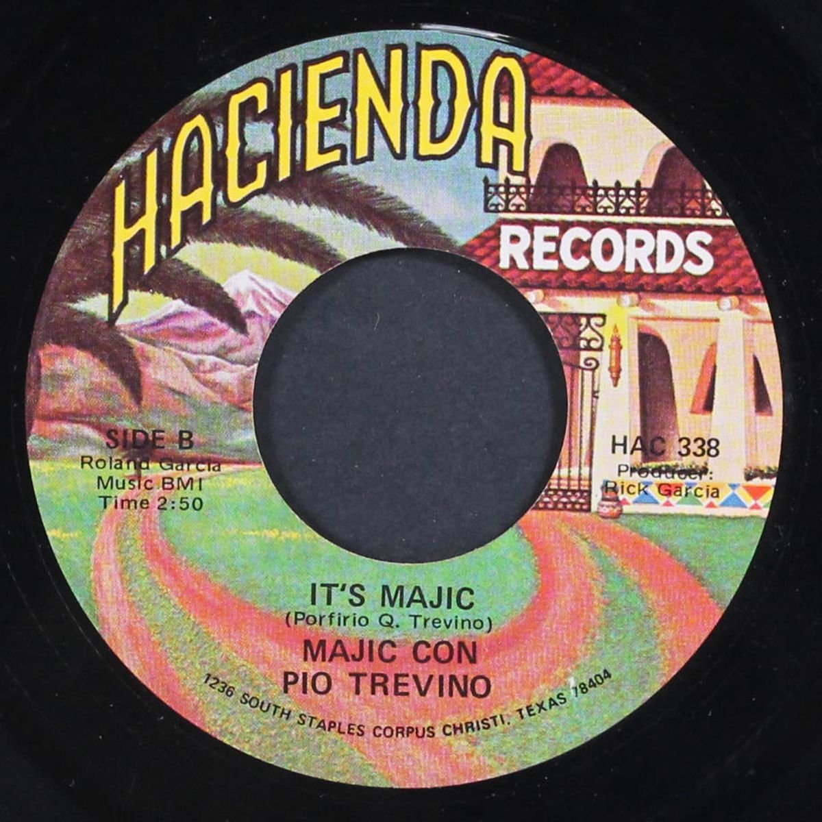 it's majic / ven by MAJIC CON PIO TREVINO
