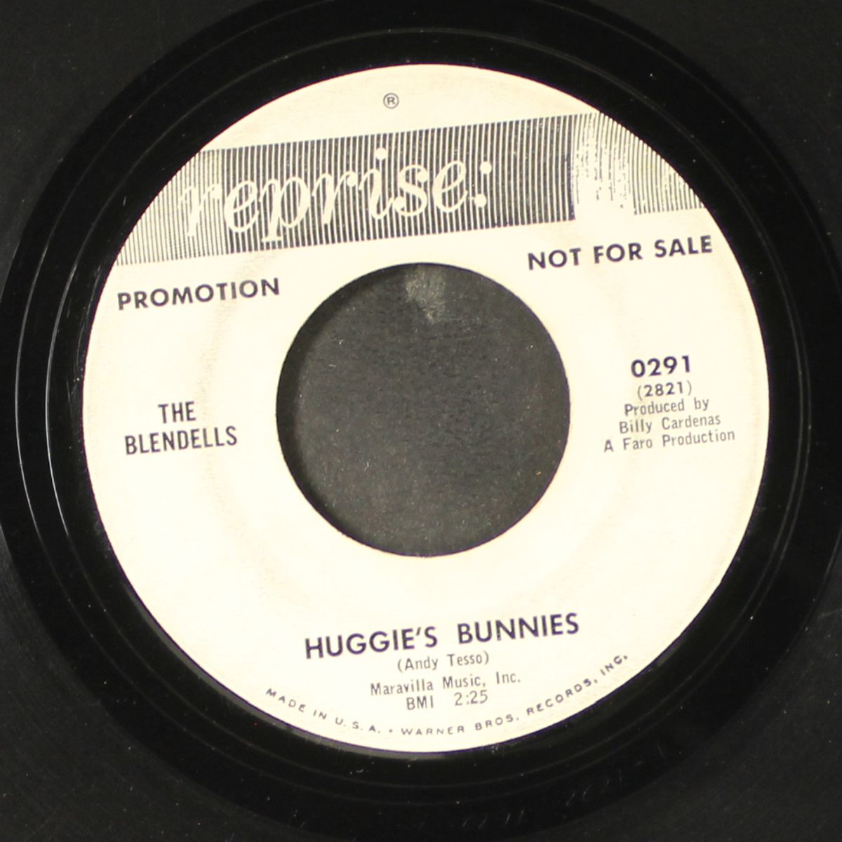 la la la la la / huggie's bunnies by BLENDELLS