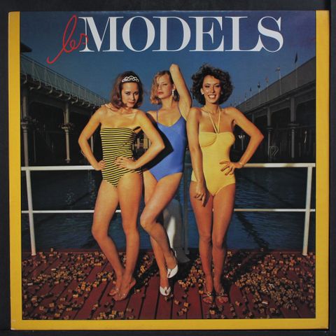 LES MODELS