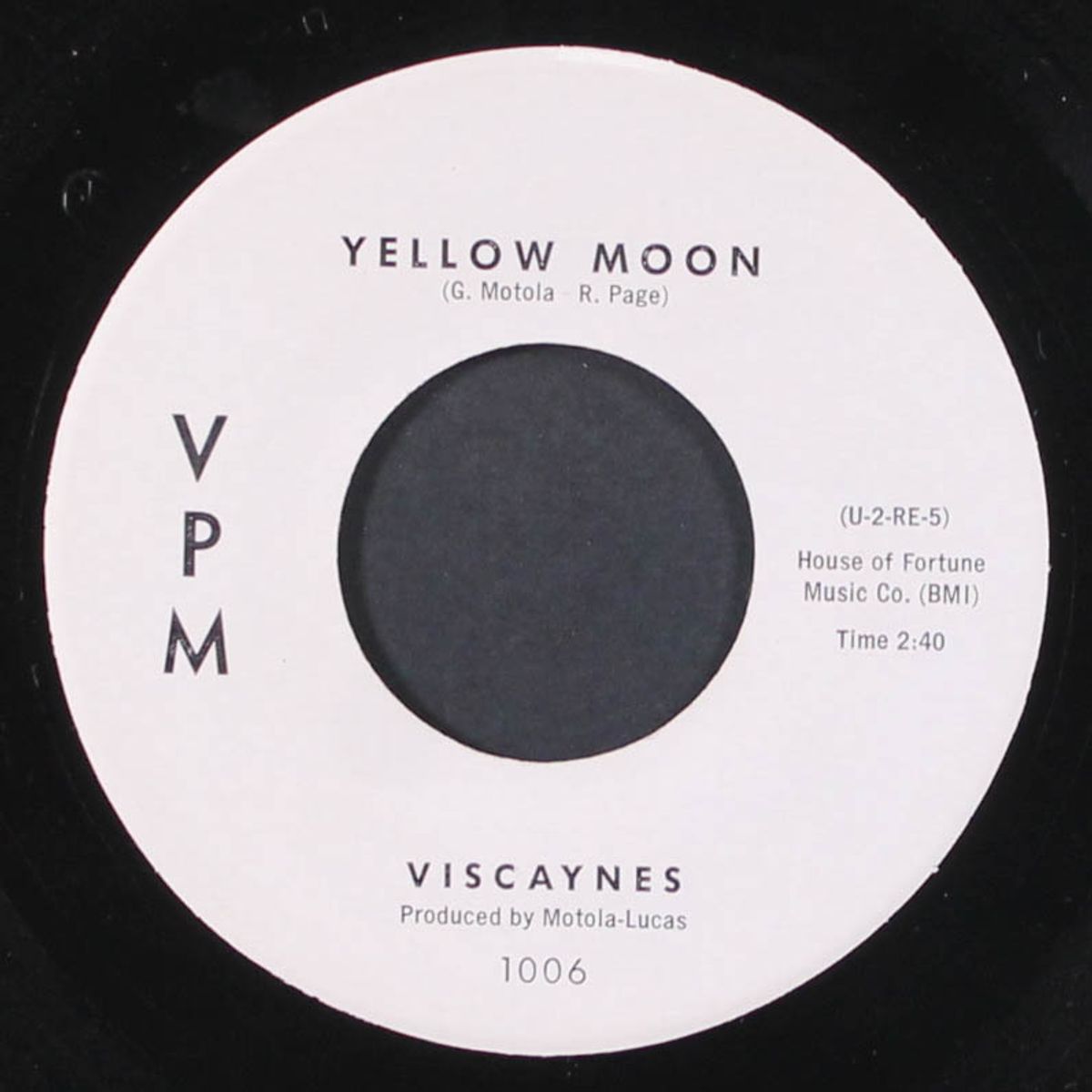 heavenly angel / yellow moon by VISCAYNES
