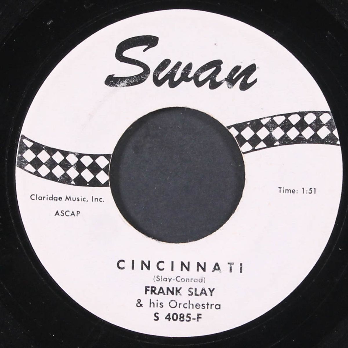 cincinnati / flying circle by FRANK SLAY