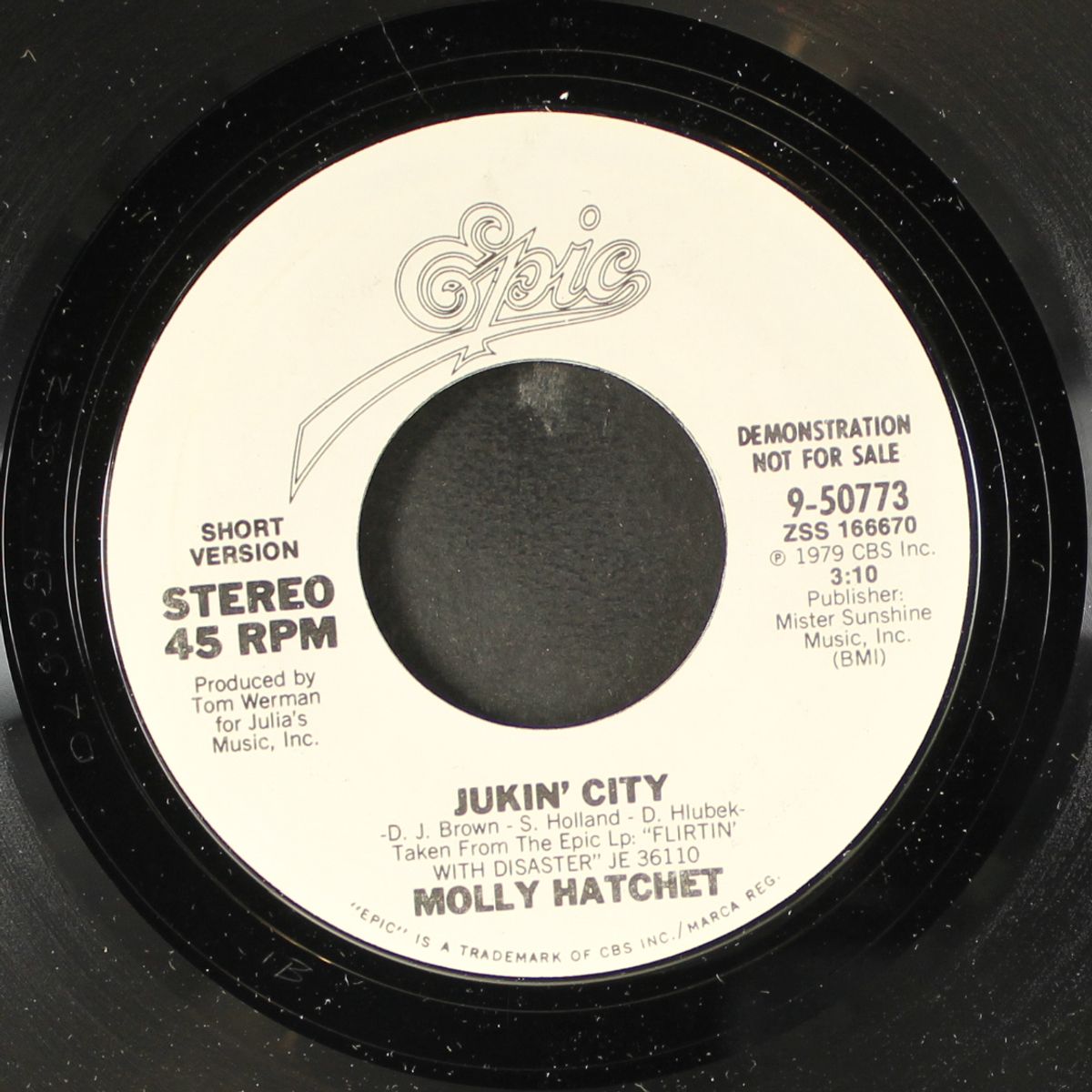 jukin' city / short by MOLLY HATCHET