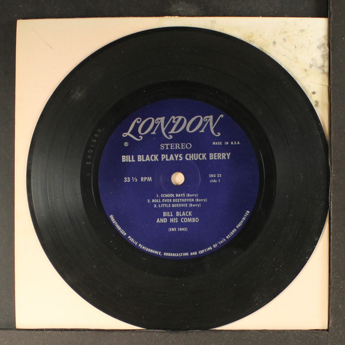 play tunes by chuck berry by BILL BLACK'S COMBO