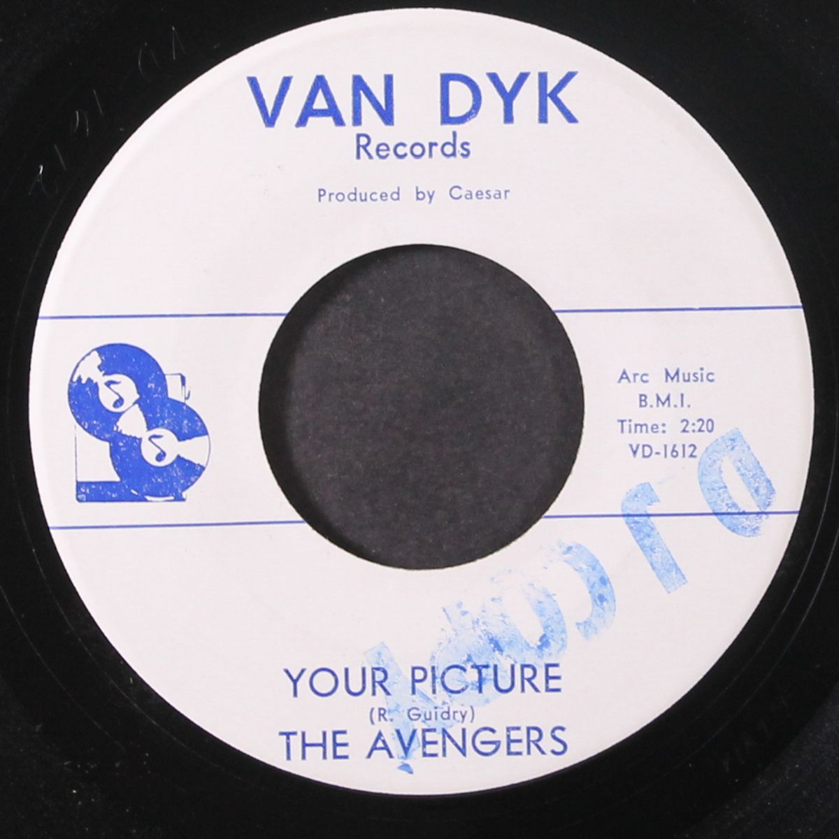 the kiss i never had / your picture by AVENGERS