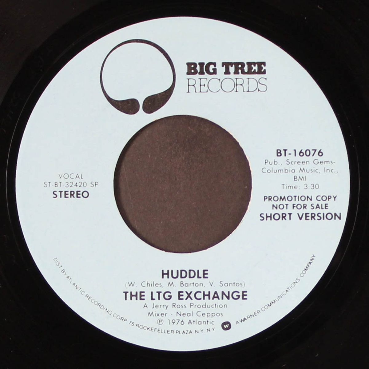 huddle / short by LTG EXCHANGE