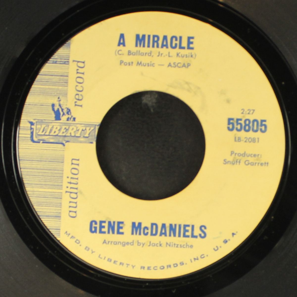 walk with a winner / a miracle by GENE MCDANIELS