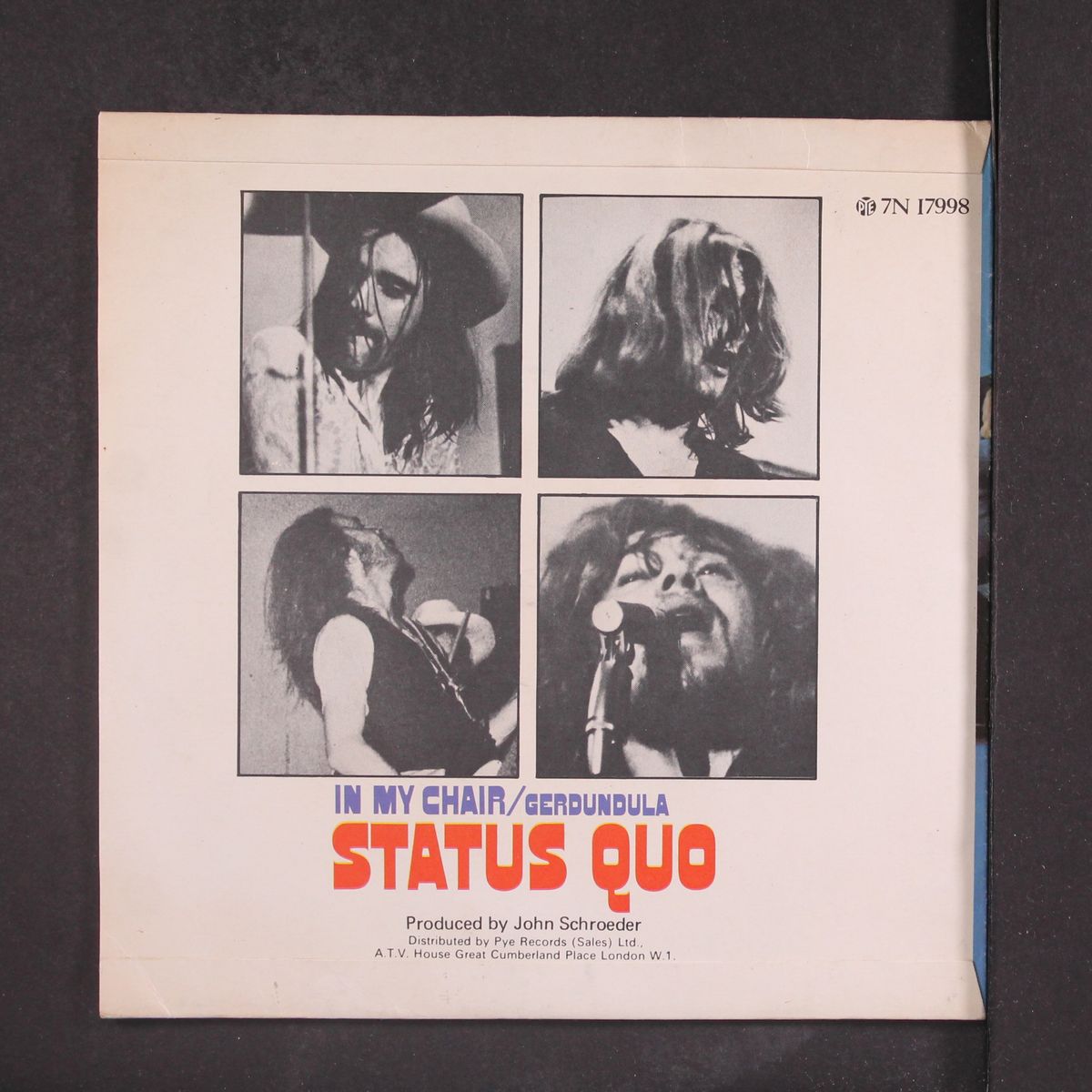 in my chair / gerdundula by STATUS QUO