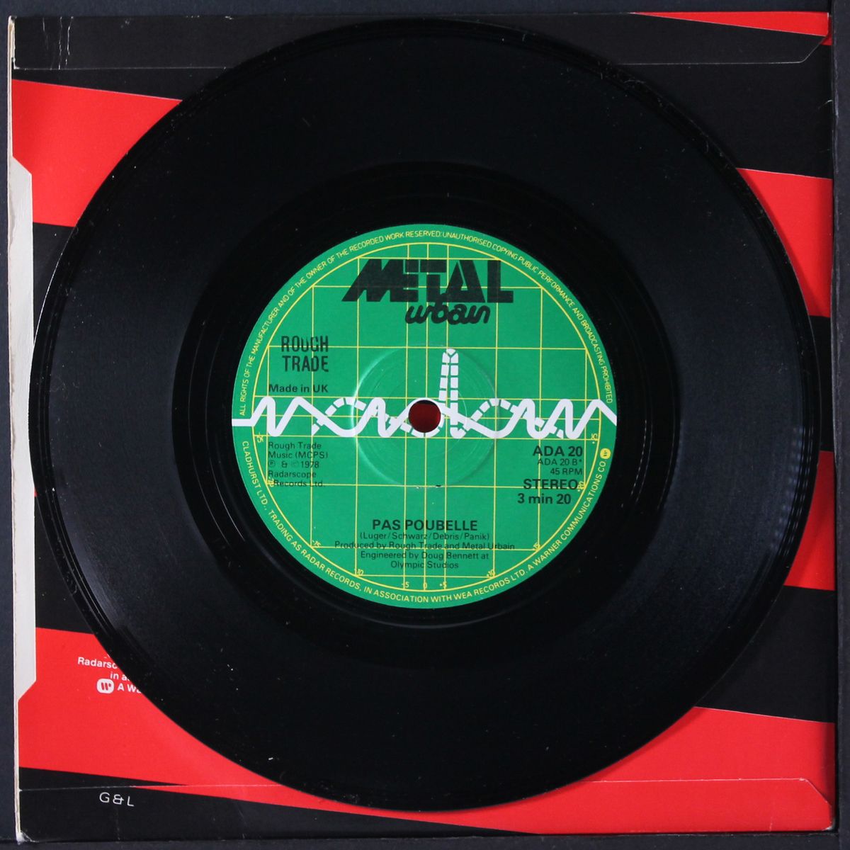 hysterie connective by METAL URBAIN