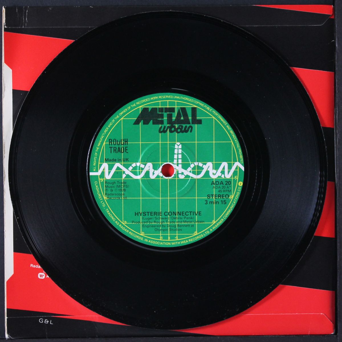 hysterie connective by METAL URBAIN