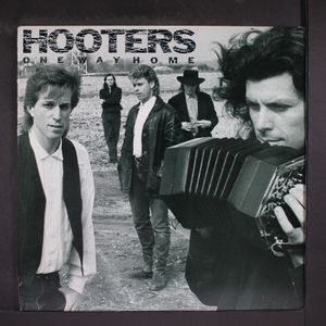 HOOTERS