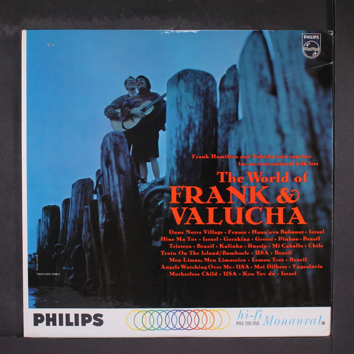 the world of by FRANK & VALUCHA