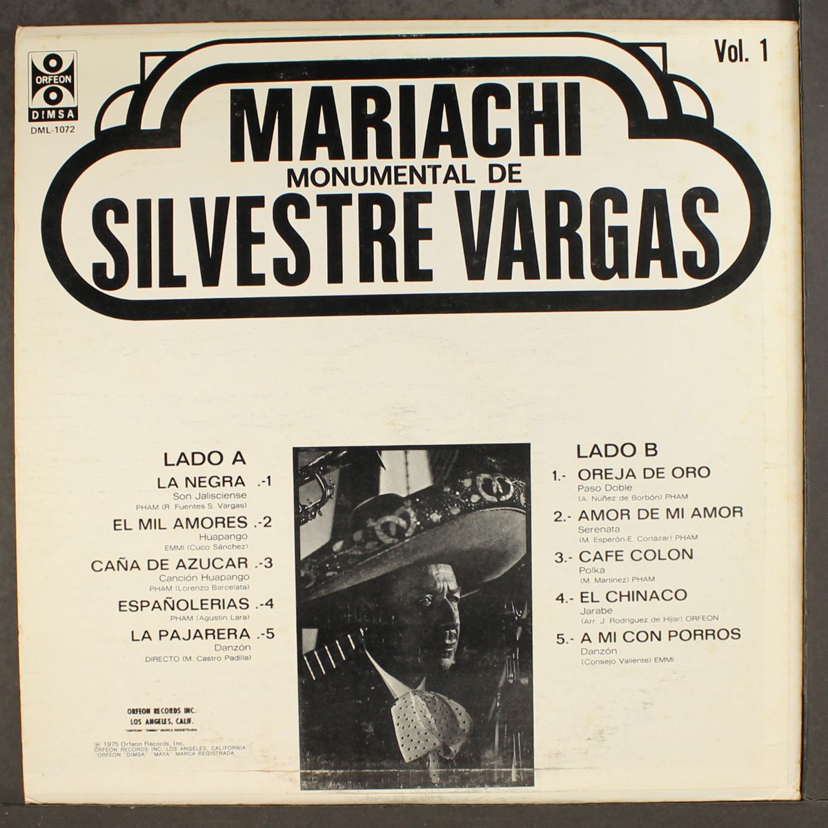 mariachi monumental by SILVESTRE VARGAS