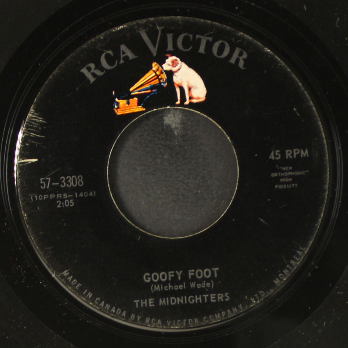 goofy foot by MIDNIGHTERS