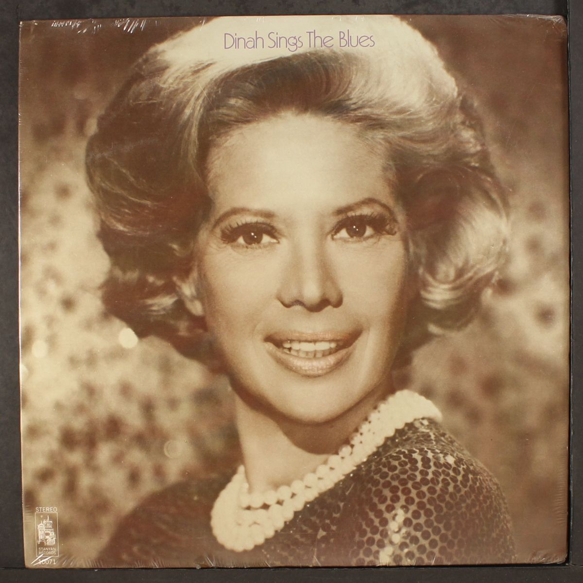dinah sings the blues by DINAH SHORE