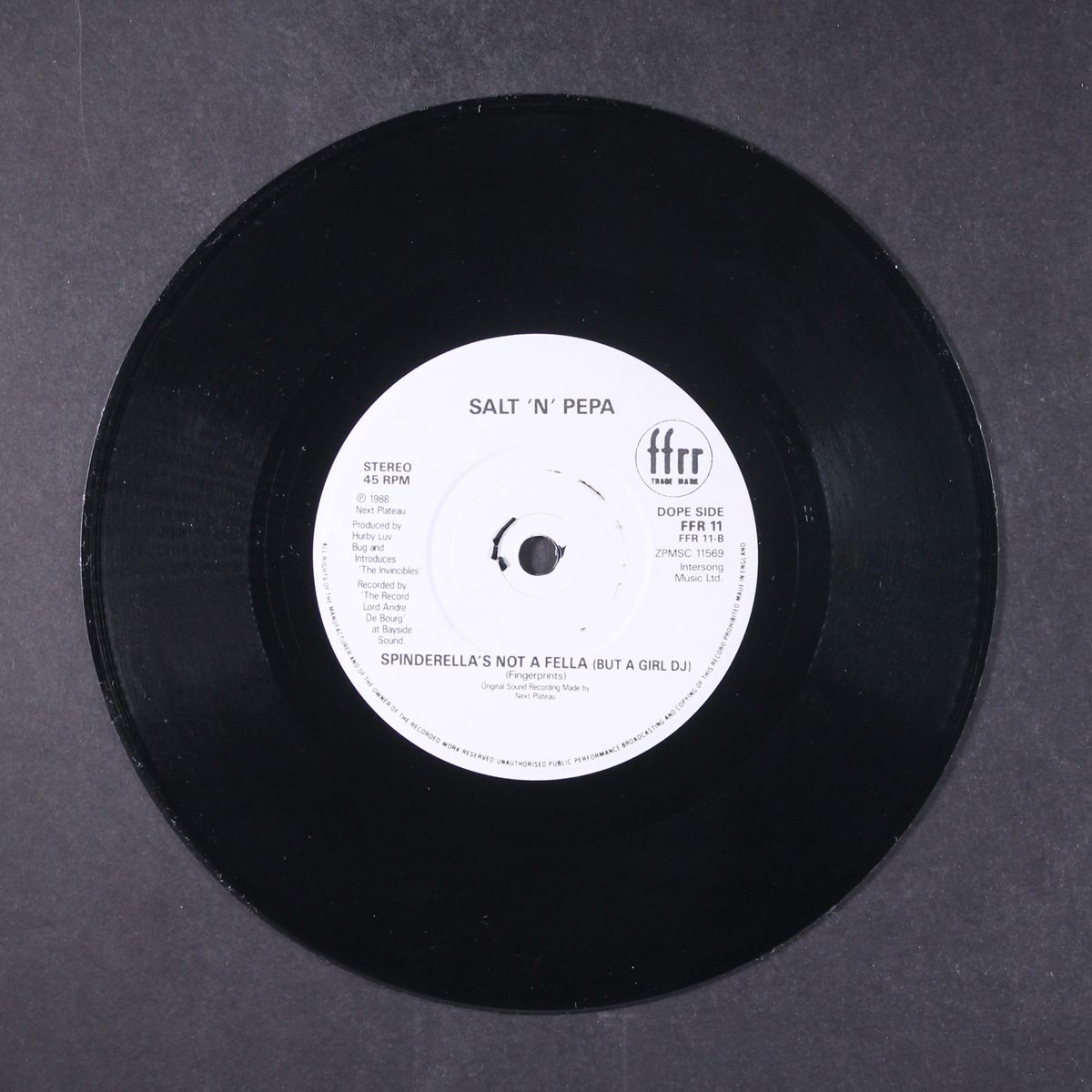 shake your thing / spinderella's not a fella by SALT 'N' PEPA