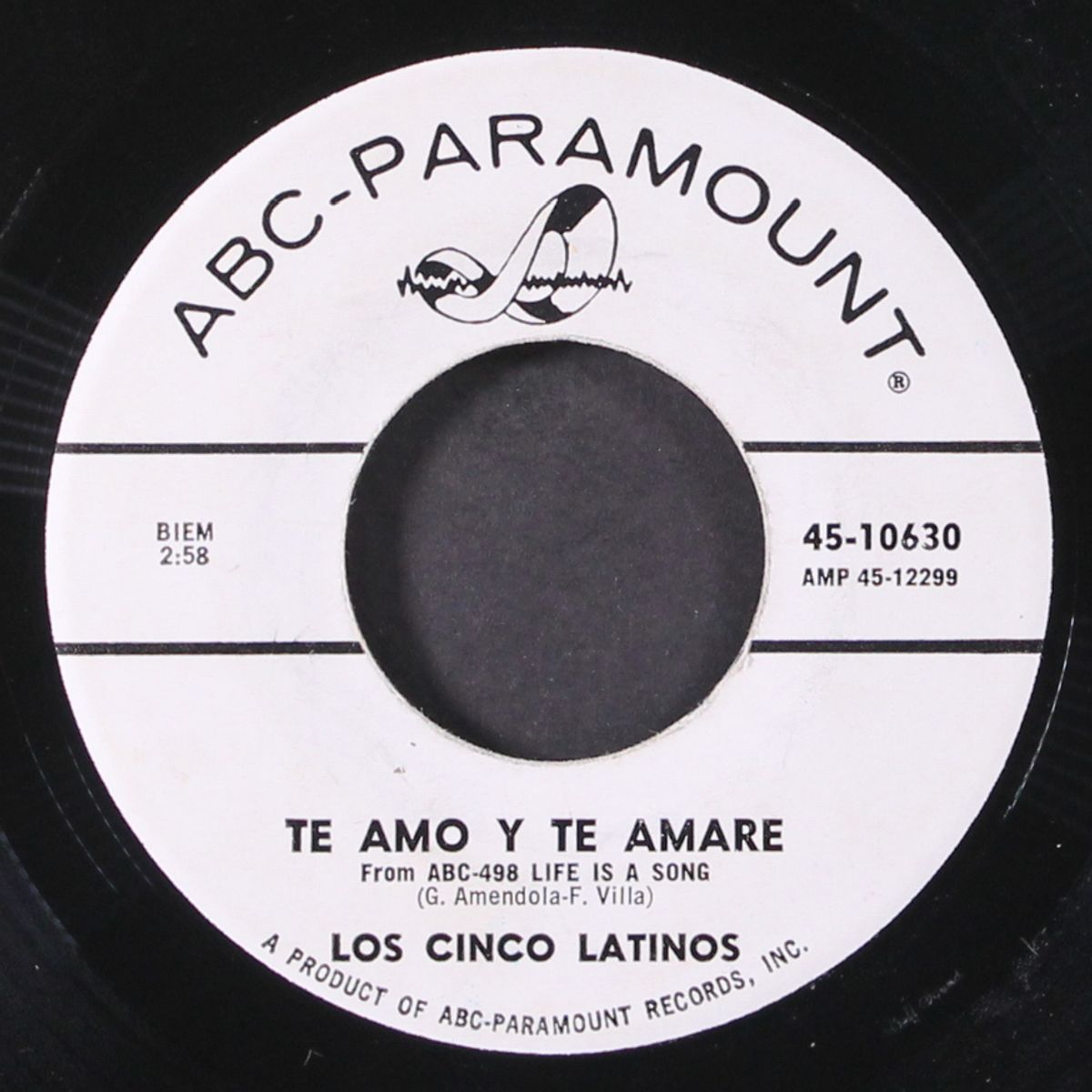 america / te mo y te amare by LOS CINCO LATINOS