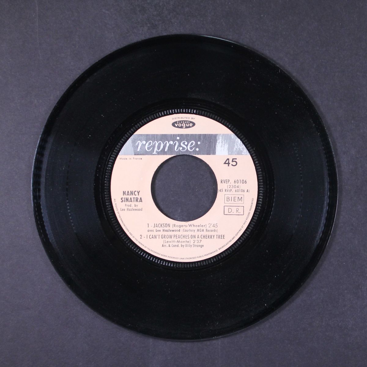 le skate...jackson by NANCY SINATRA