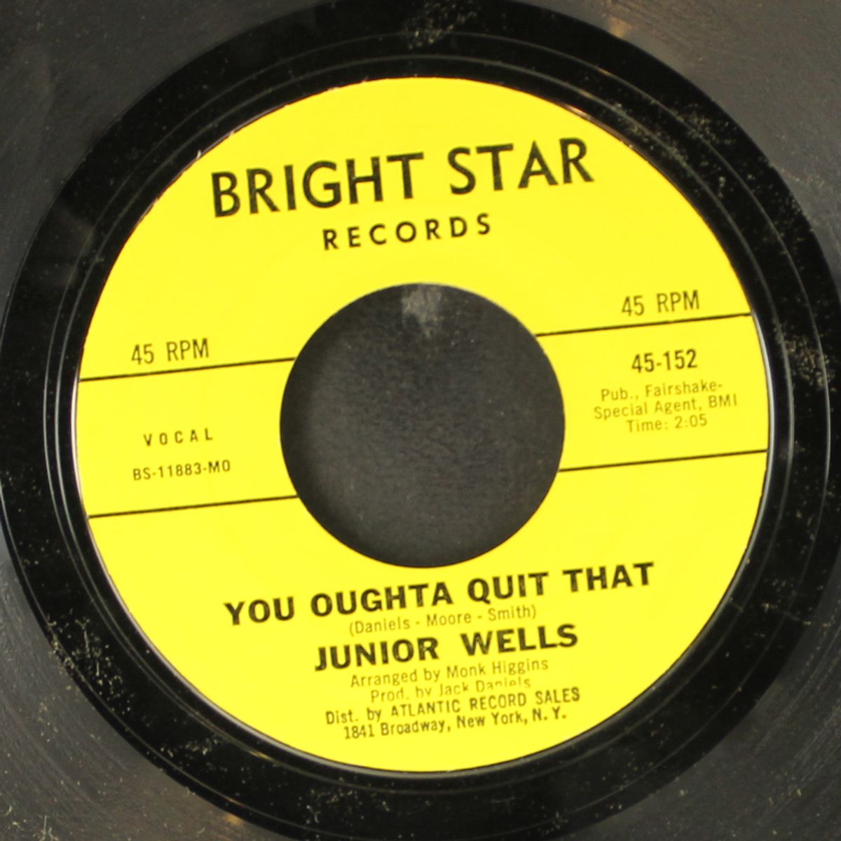 i'm gonna cramp your style / you oughta quit that by JUNIOR WELLS