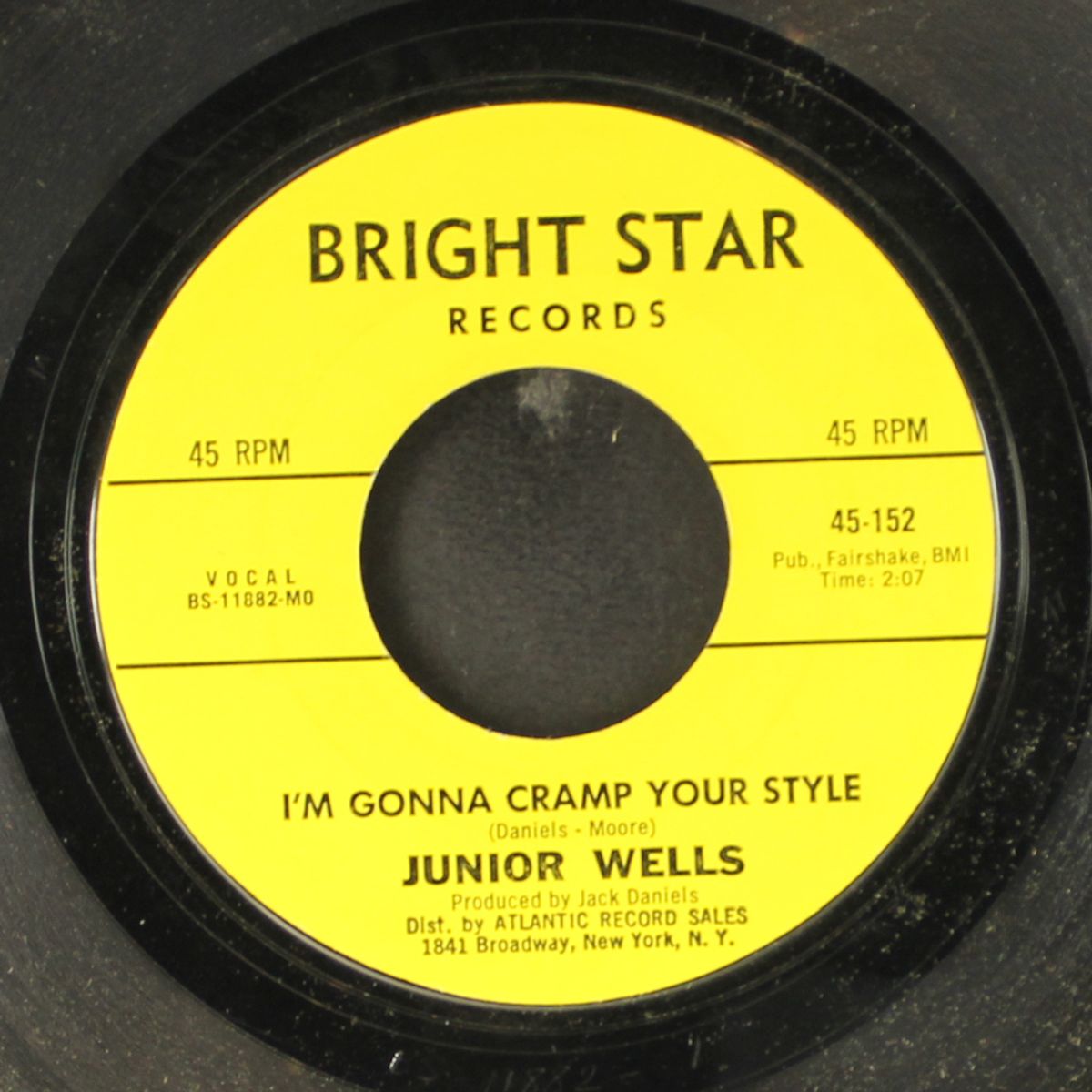 i'm gonna cramp your style / you oughta quit that by JUNIOR WELLS