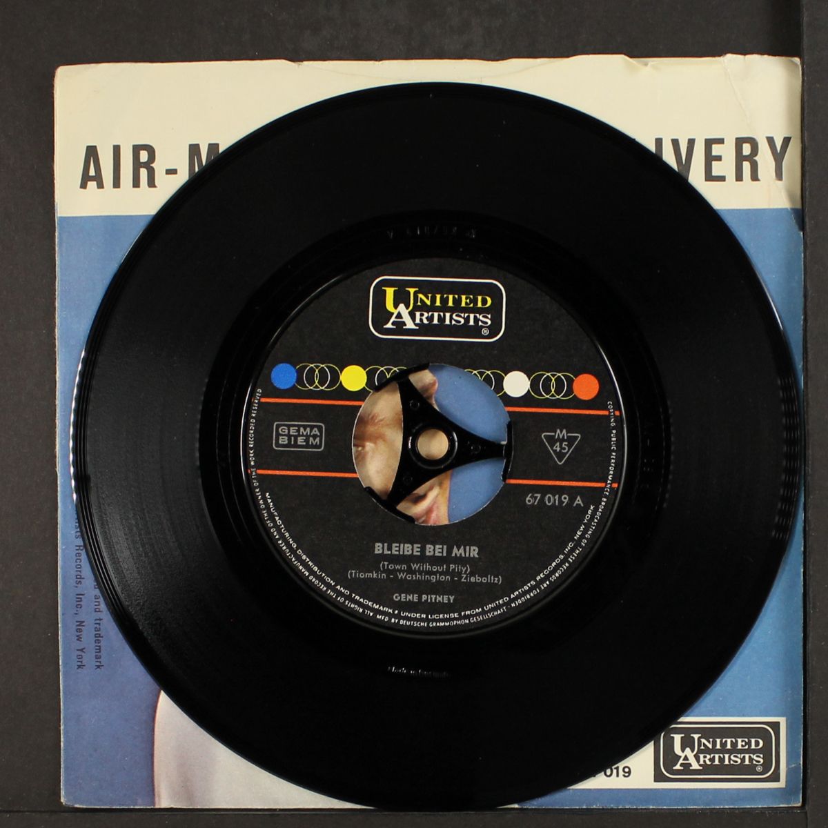 bleibe bei mir (town without pity) / airmail special delivery by GENE PITNEY