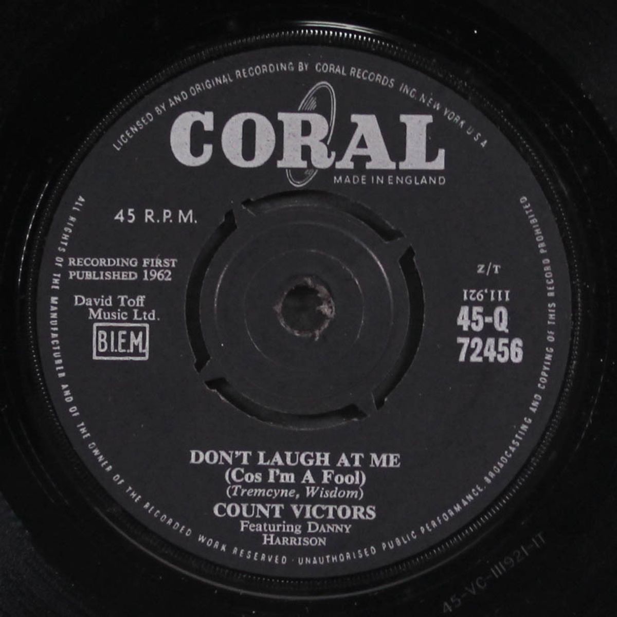 peepin' 'n hidin' / don't laugh at me by COUNT VICTORS