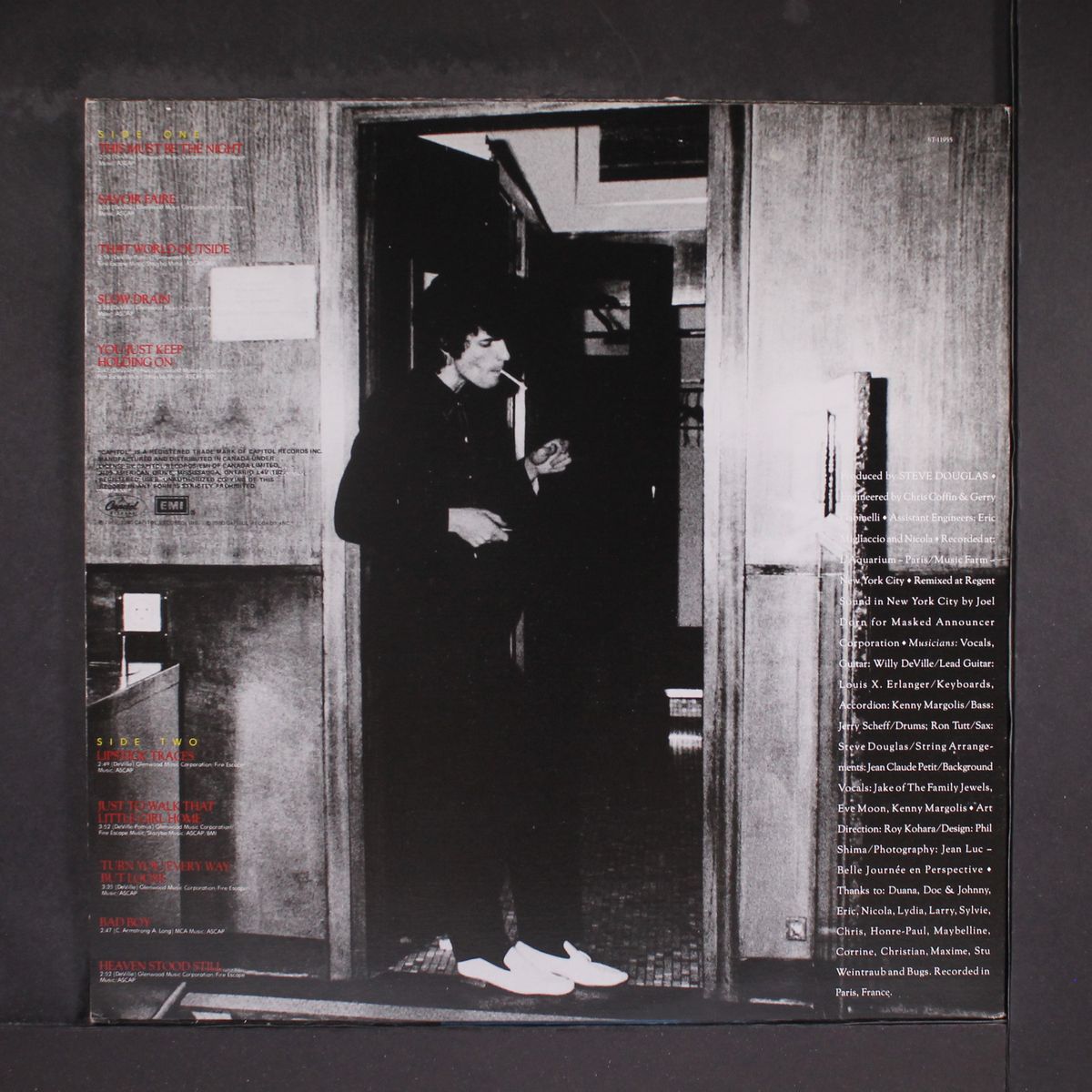 le chat bleu by MINK DEVILLE