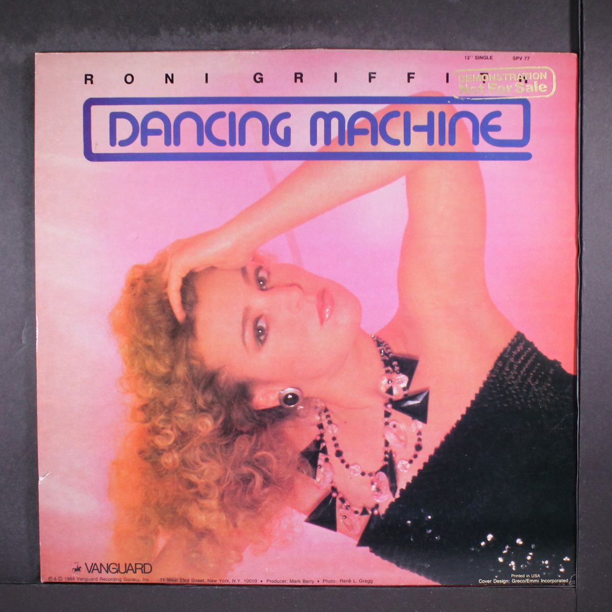 dancing machine by RONI GRIFFITH