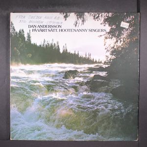 HOOTENANNY SINGERS