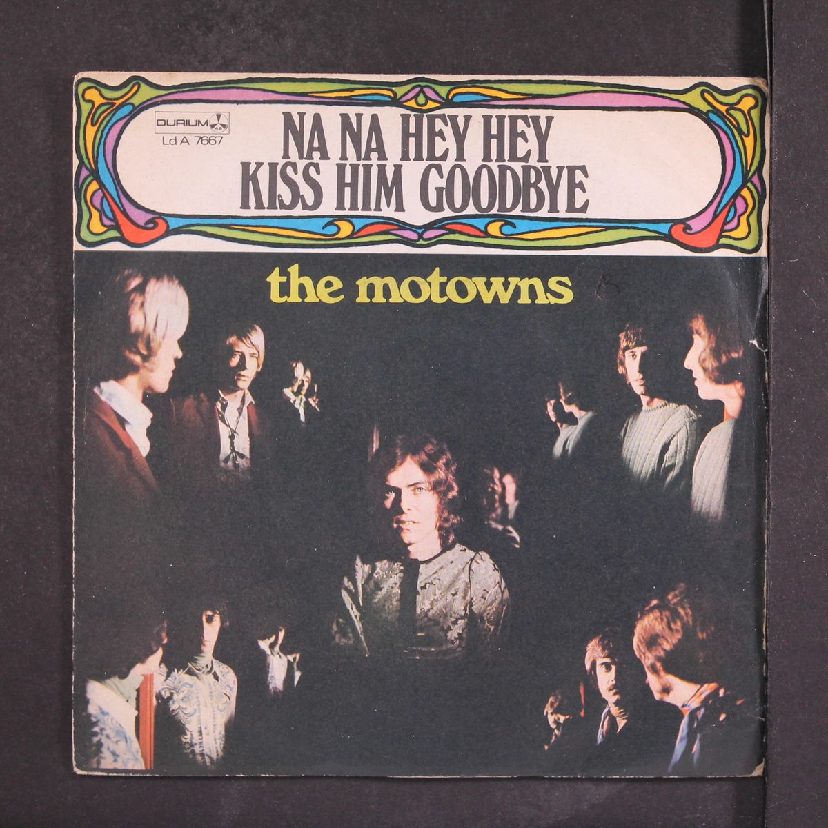 na na hey hey kiss him goodbye by MOTOWNS