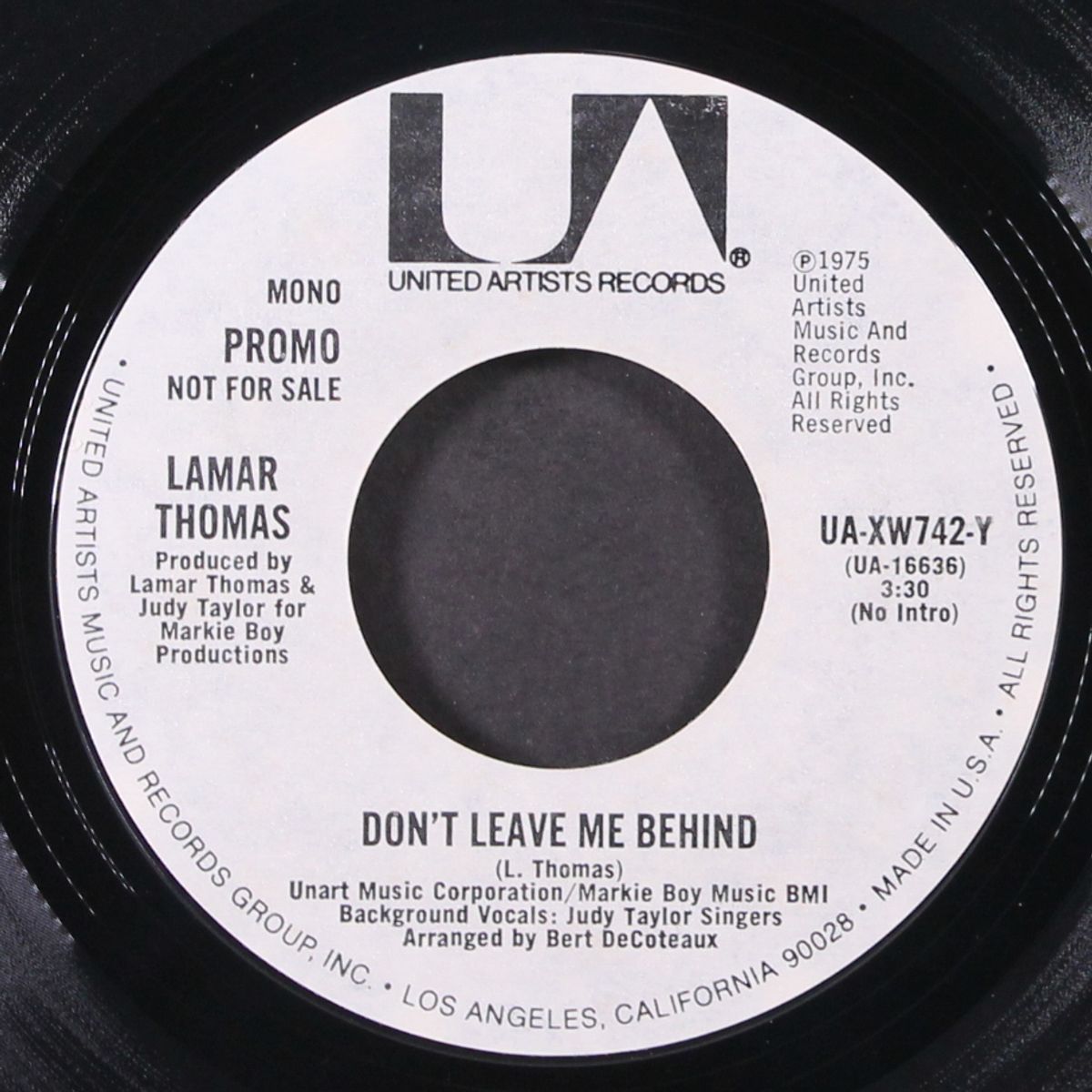 don't leave me behind / mono by LAMAR THOMAS