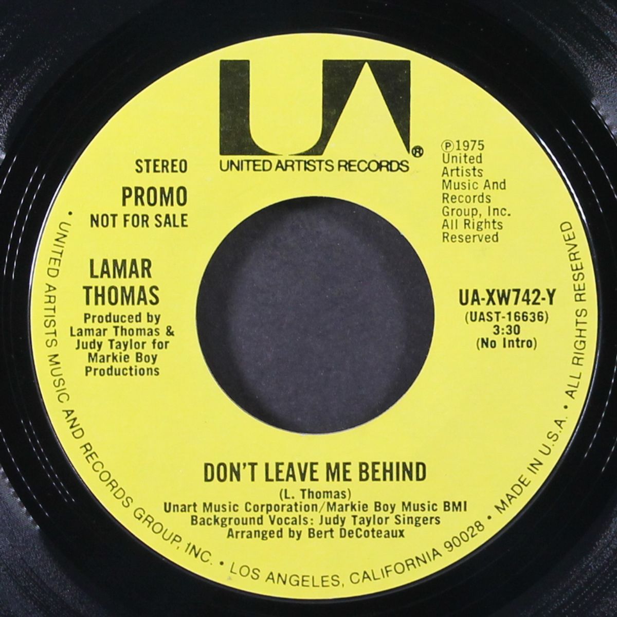 don't leave me behind / mono by LAMAR THOMAS