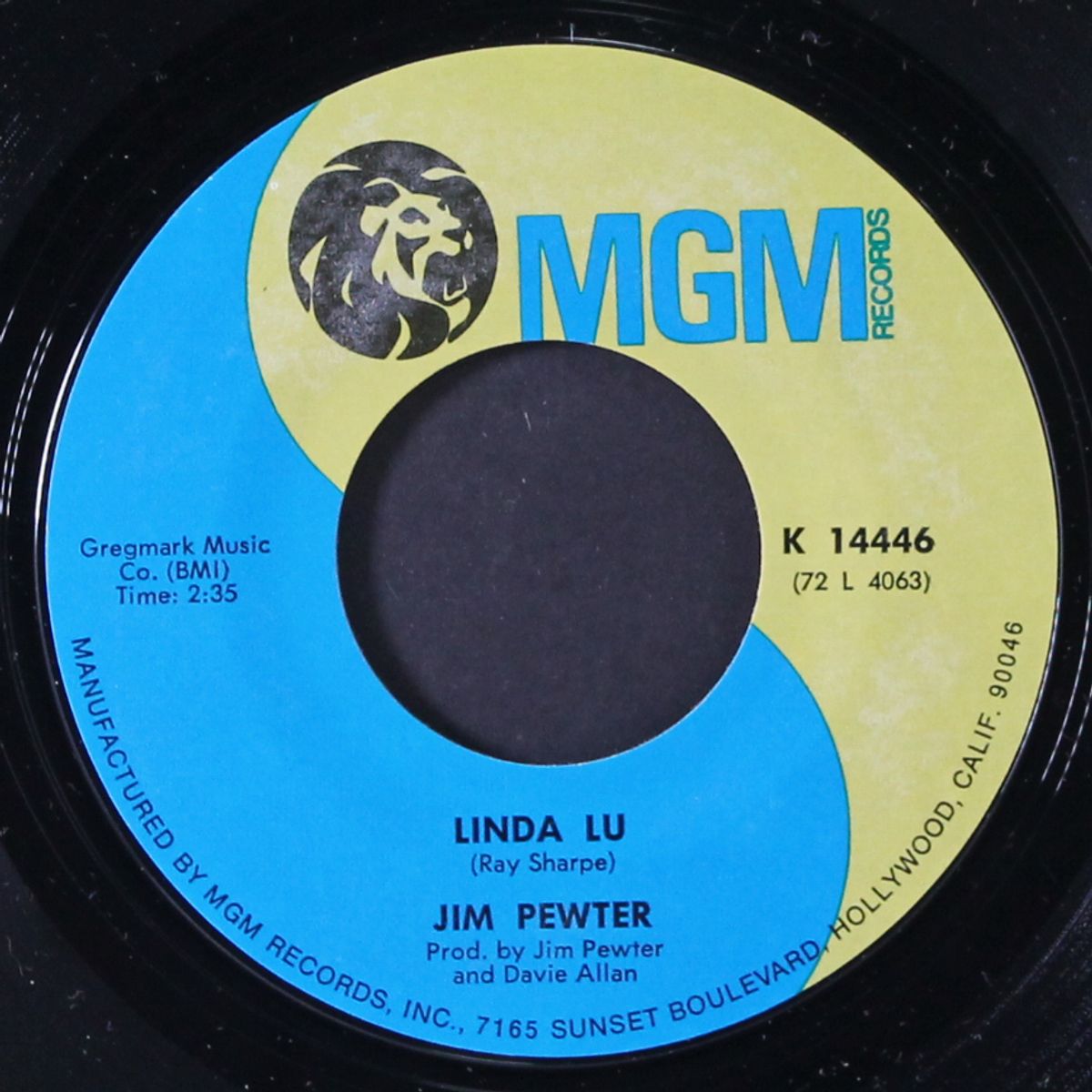 linda lu / ebony by JIM PEWTER