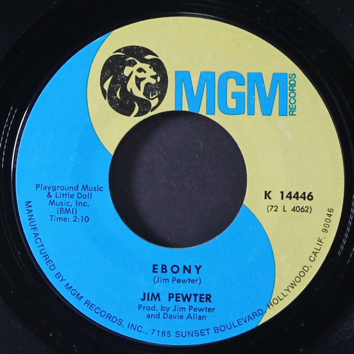 linda lu / ebony by JIM PEWTER