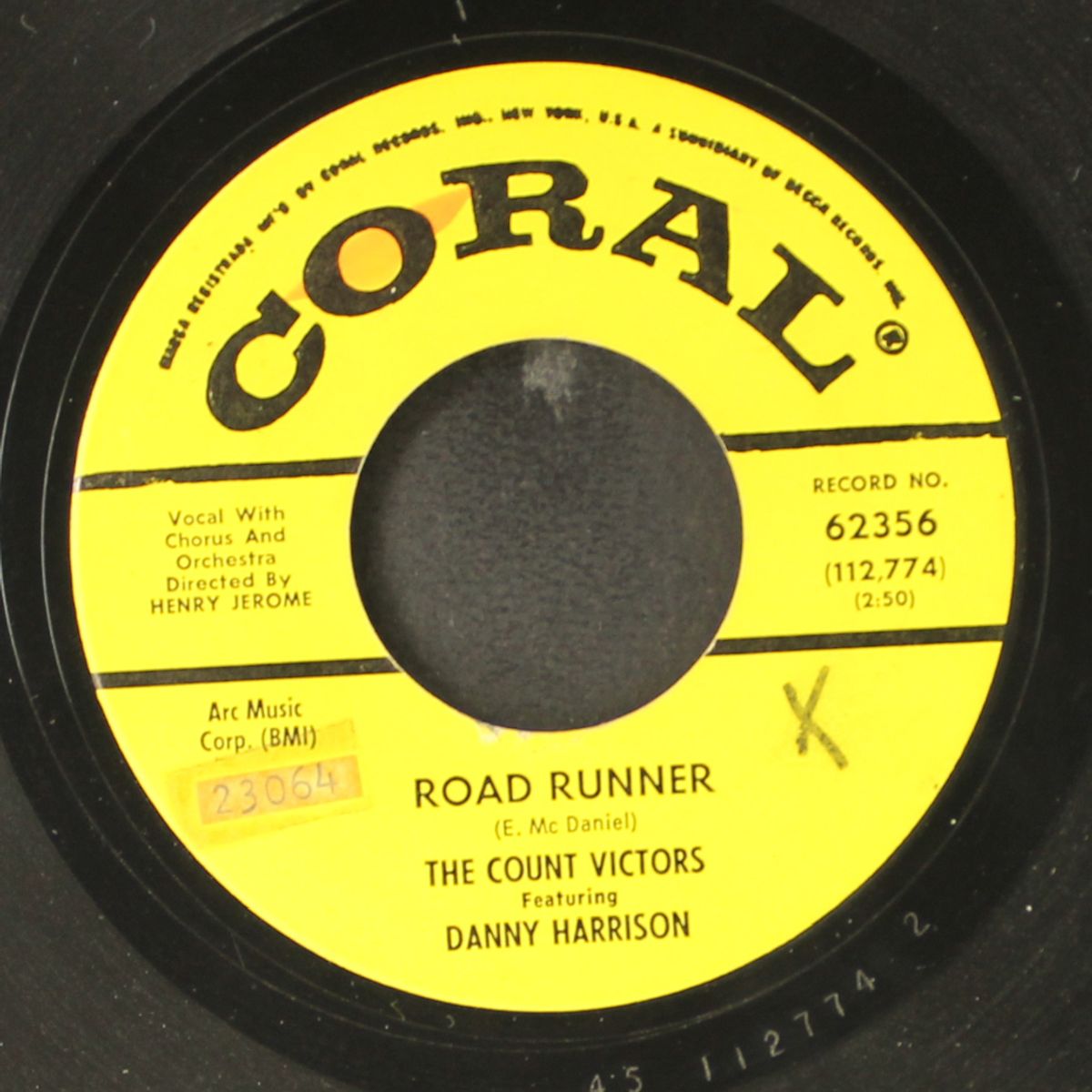 road runner / lorie by COUNT VICTORS