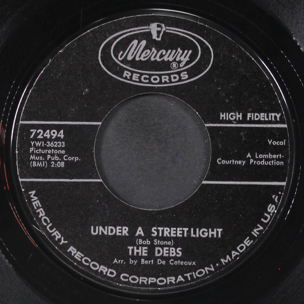 under a streetlight / sloopy's gonna hang on by DEBS