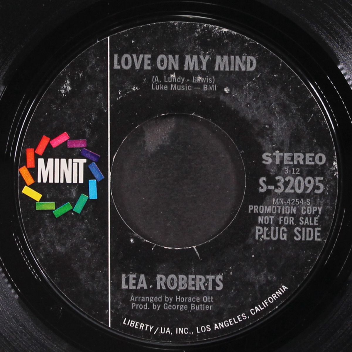 love on my mind by LEA ROBERTS