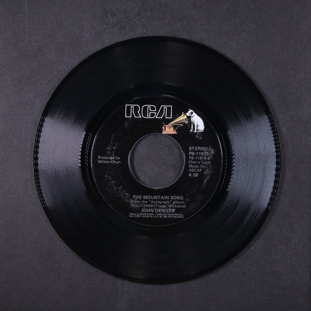 autograph / the mountain soung by JOHN DENVER