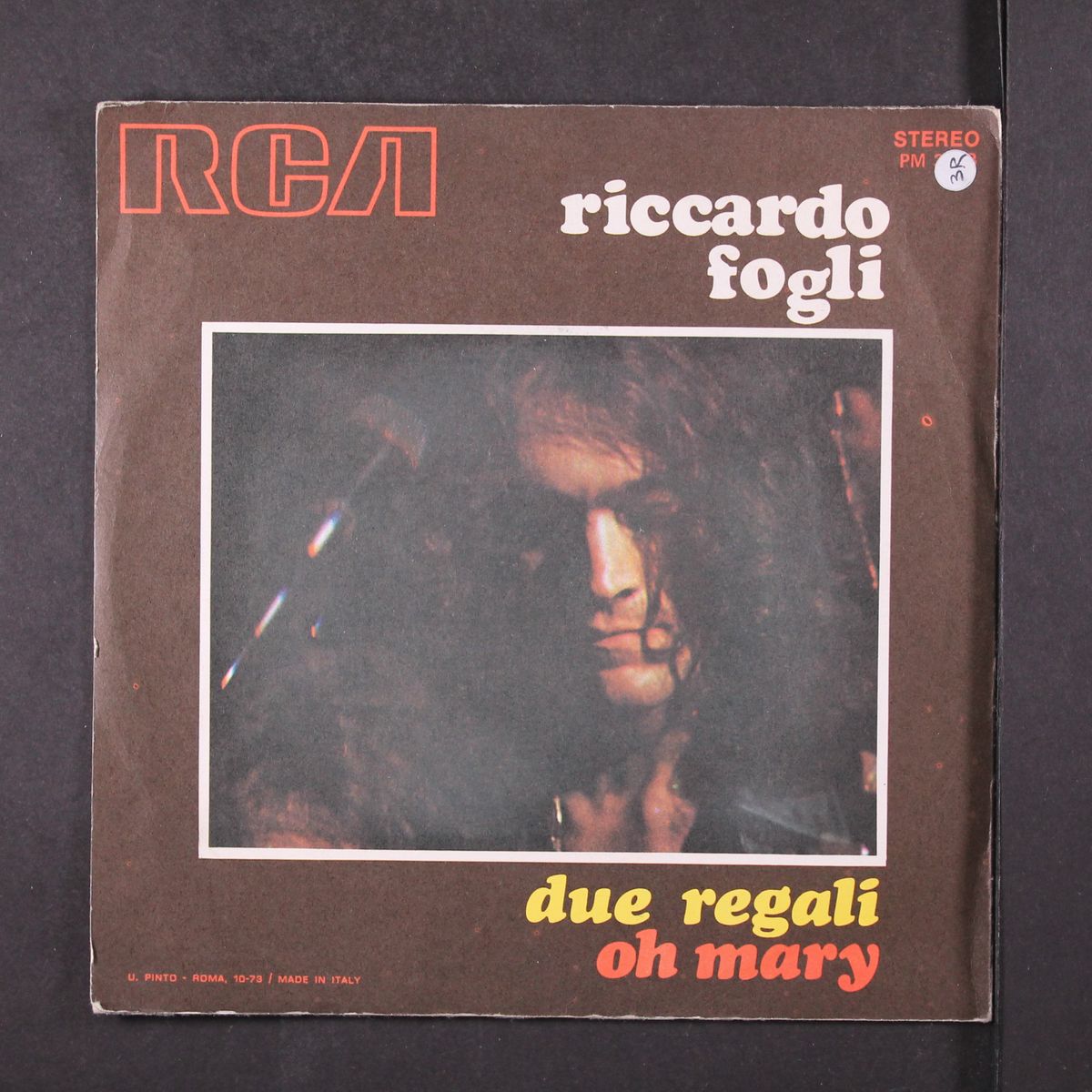 due regali / oh mary by RICCARDO FOGLI