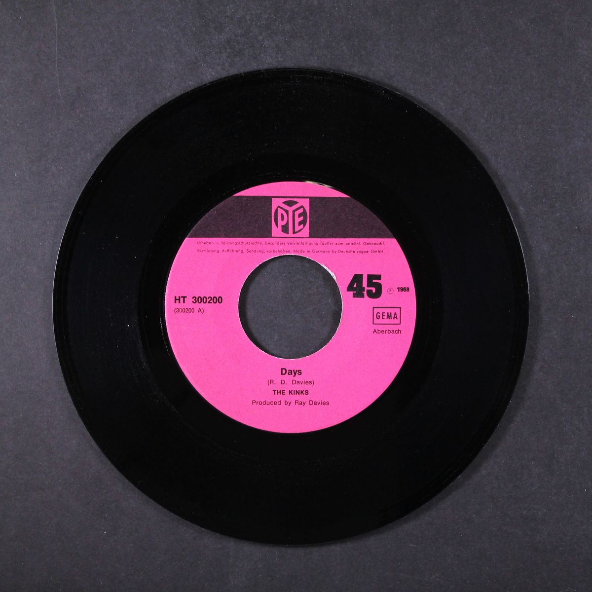 days / she's got everything by KINKS