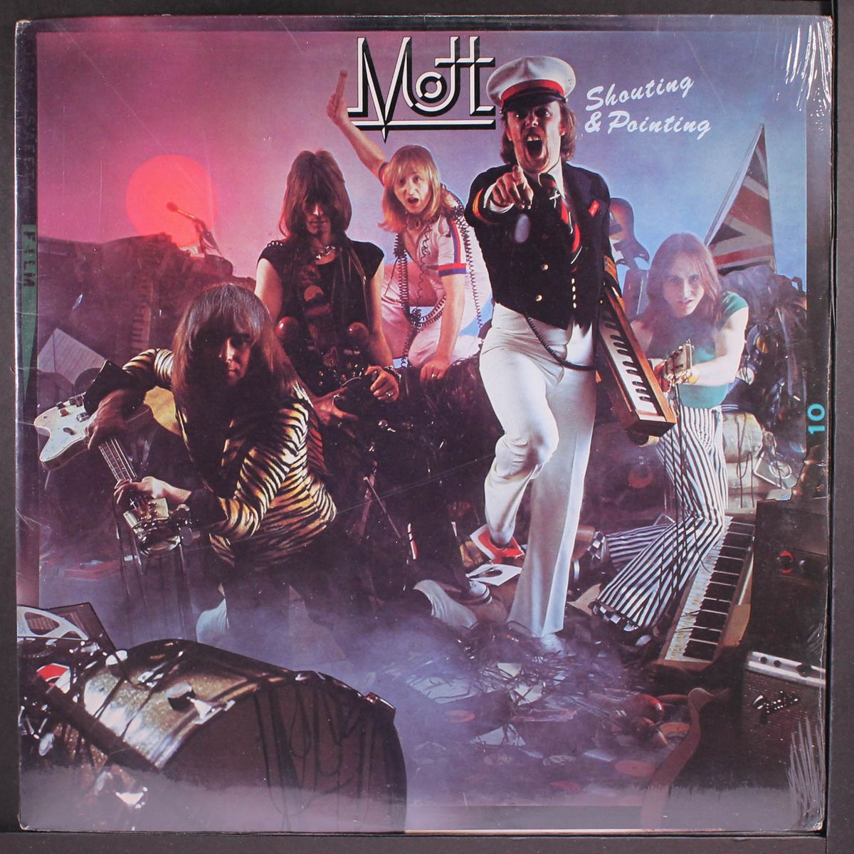 shouting & pointing by MOTT