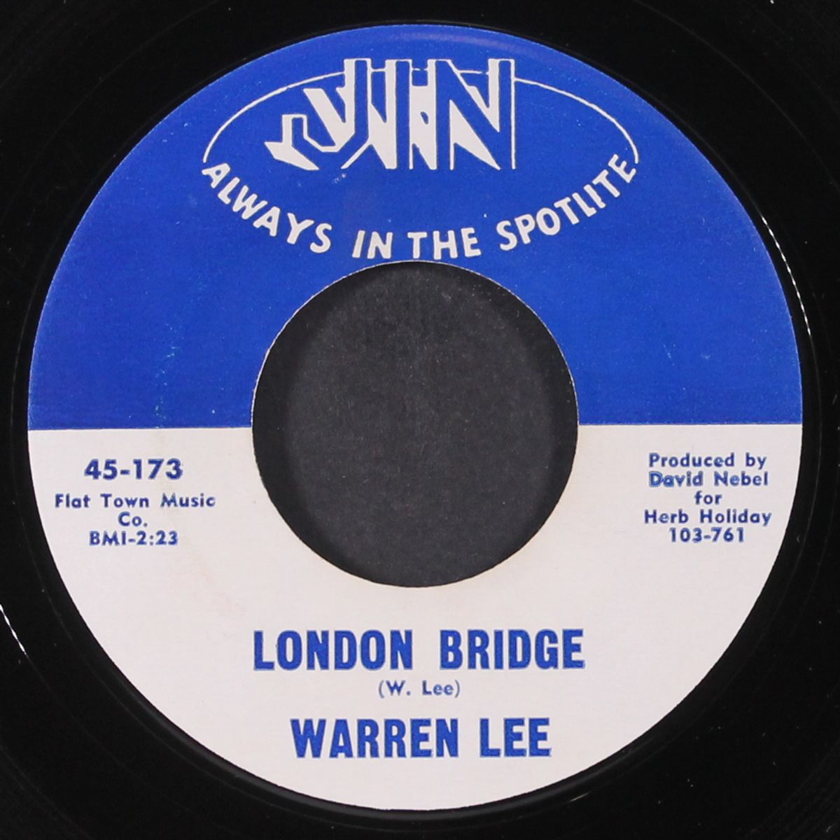 london bridge / geraldine by WARREN LEE
