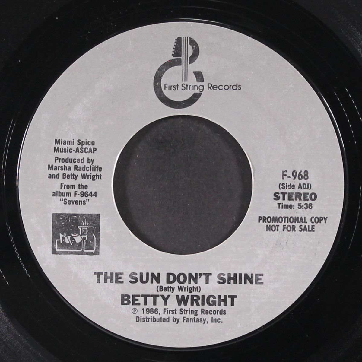 the sun don't shine / short by BETTY WRIGHT