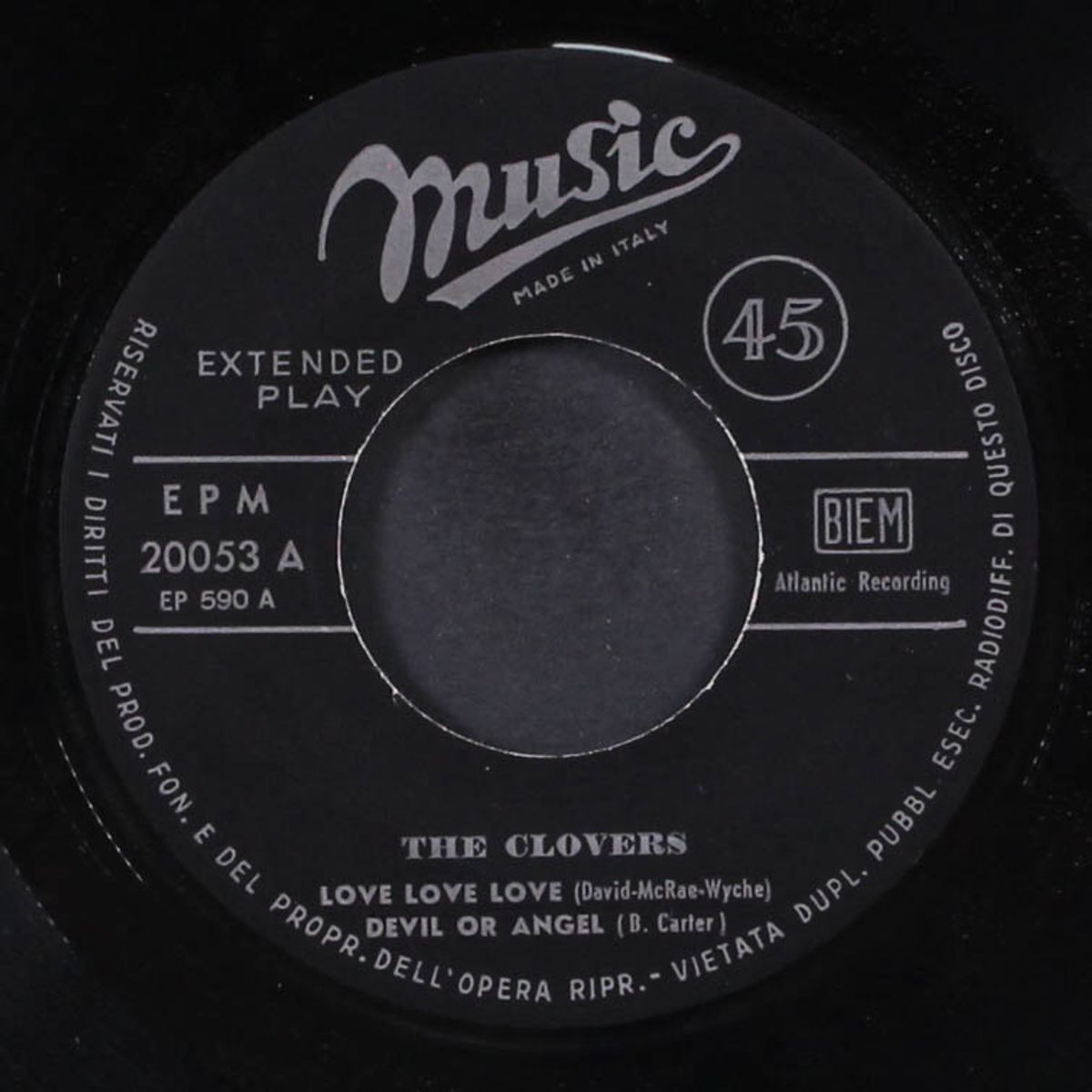 love love love by CLOVERS