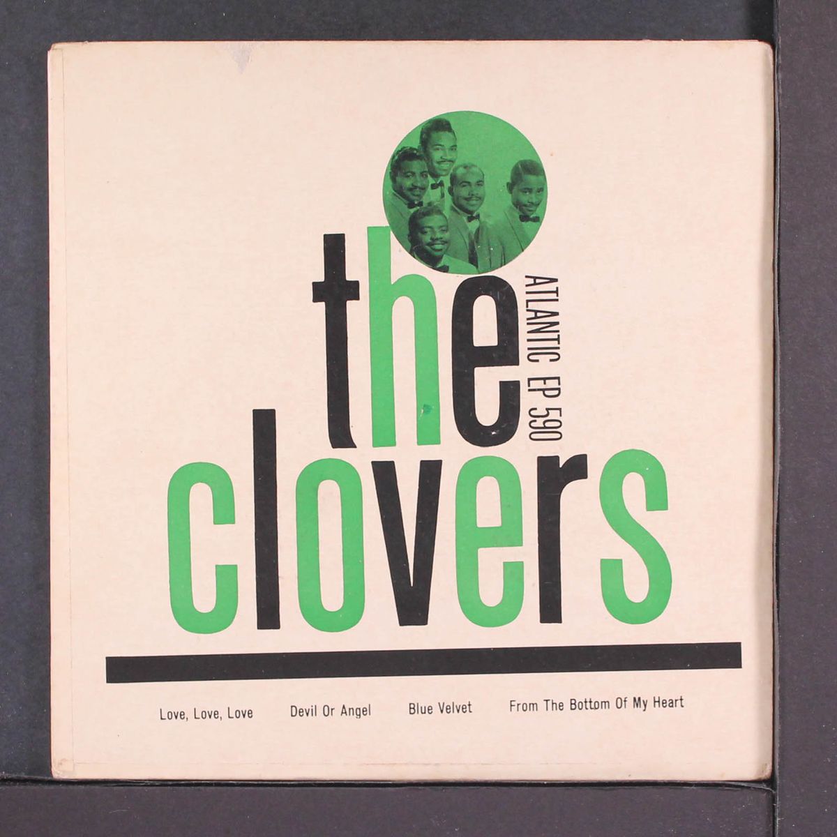 love love love by CLOVERS