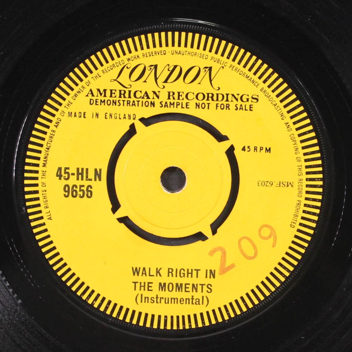 walk right in / instro by MOMENTS